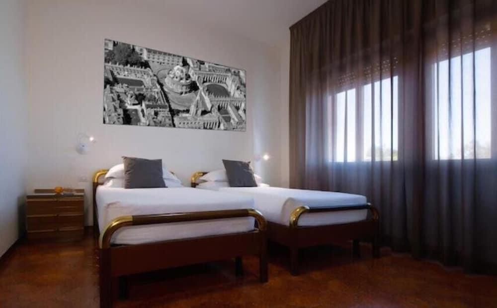 Eden Hotel 4*